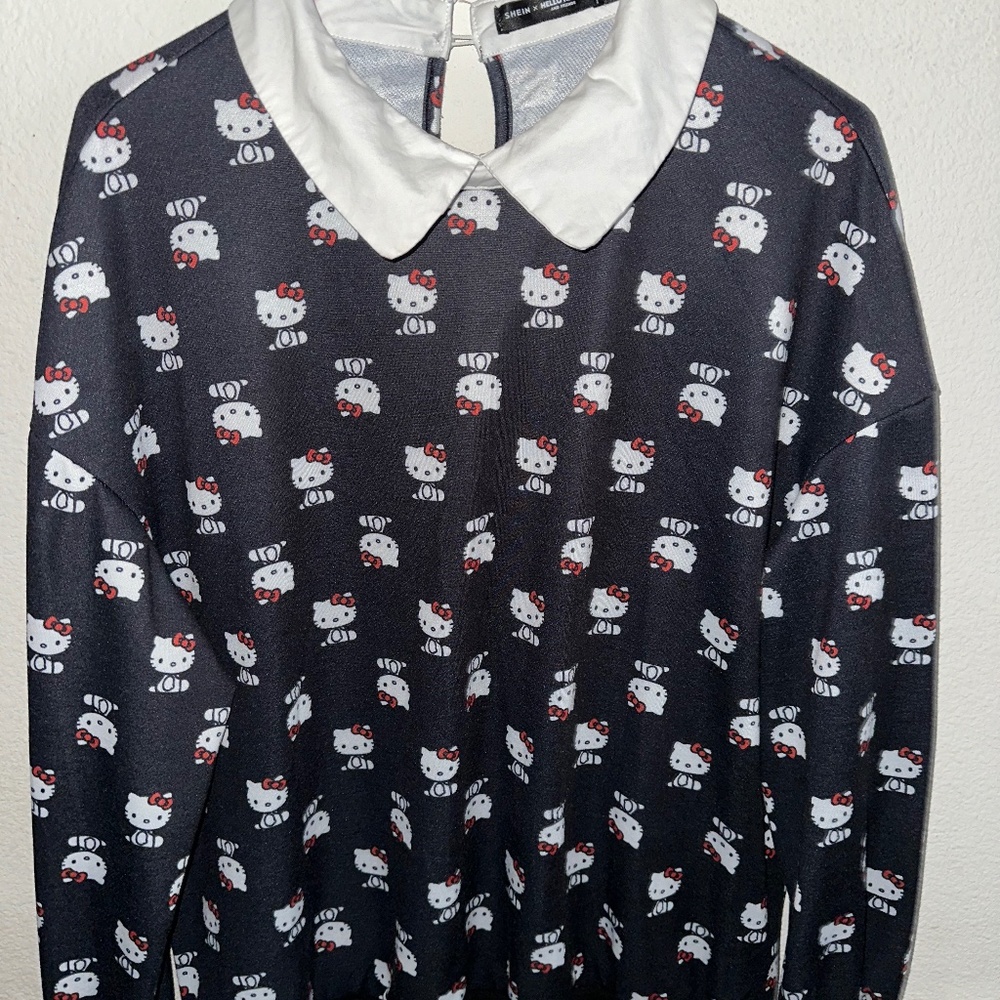 HELLO KITTY print collard sweater